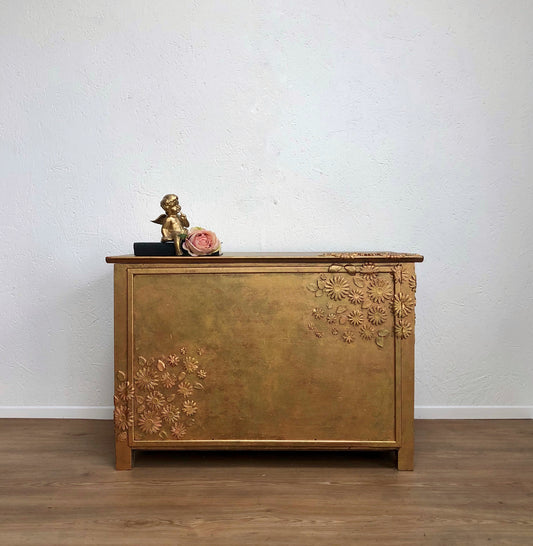 How to Transform a Blanket Box