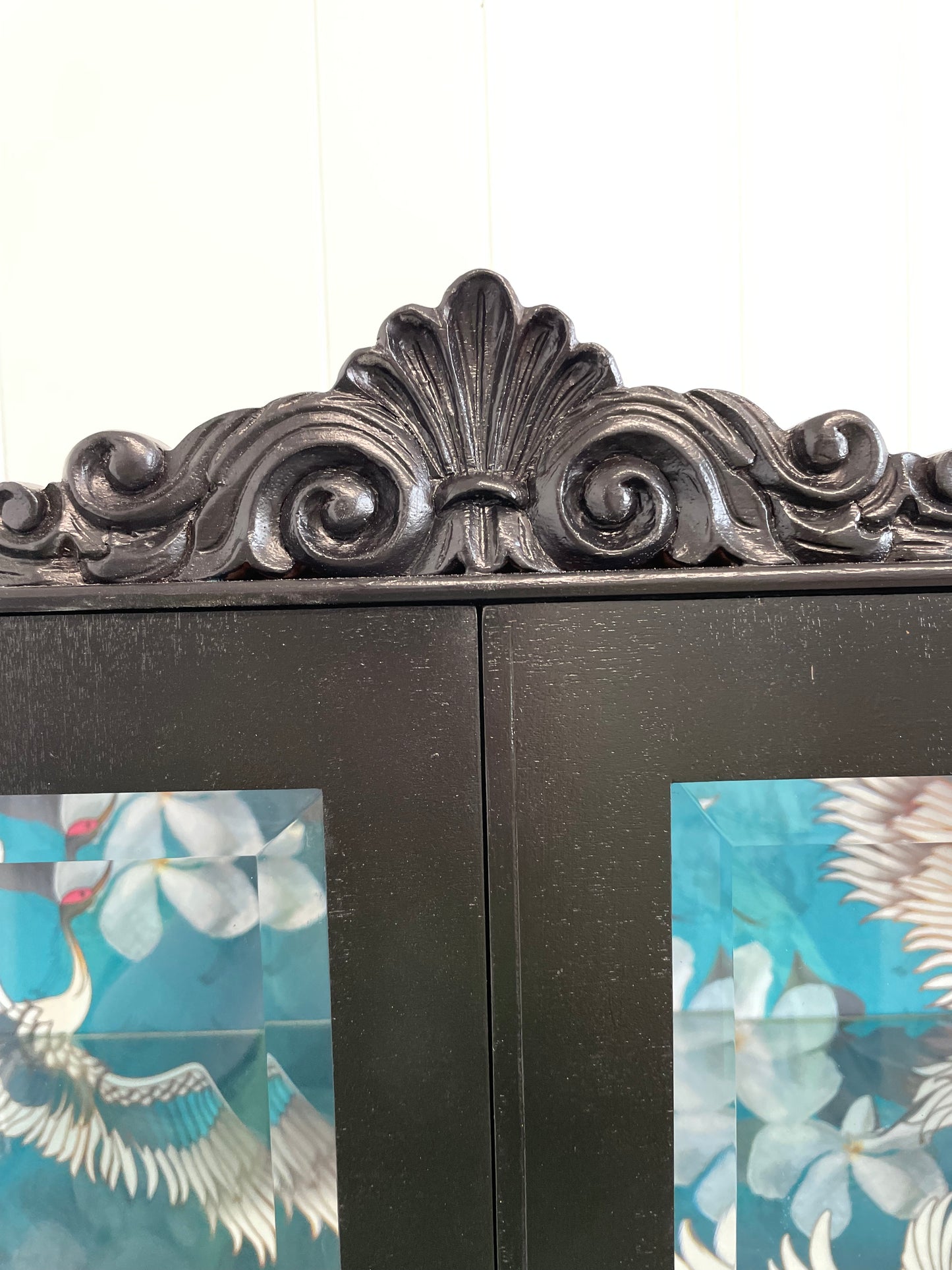 Black Bespoke Bevelled Glass Door Display Cabinet, Queen Anne Legs,Turquoise Crane Bird Design