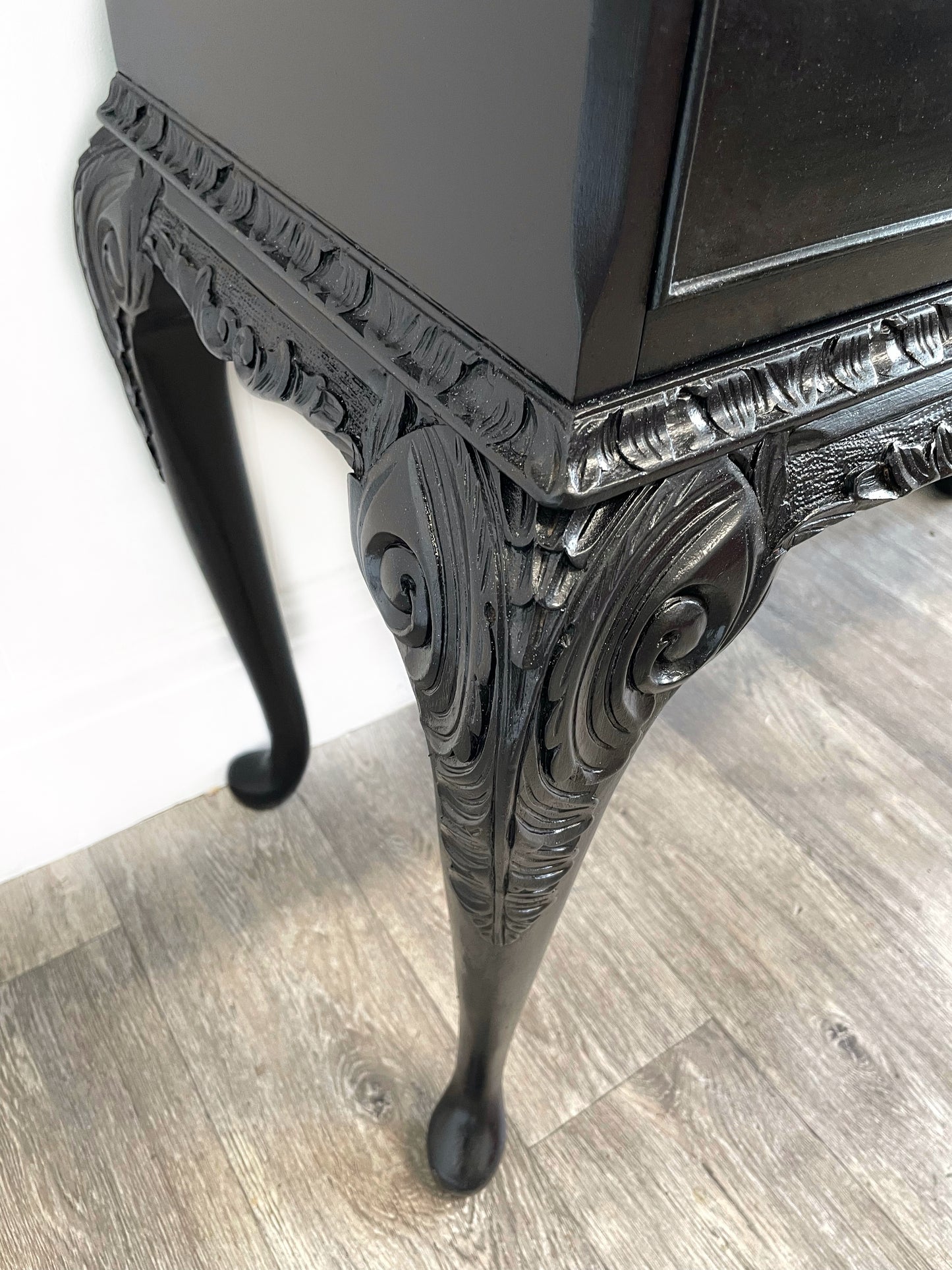 Black Bespoke Bevelled Glass Door Display Cabinet, Queen Anne Legs,Turquoise Crane Bird Design