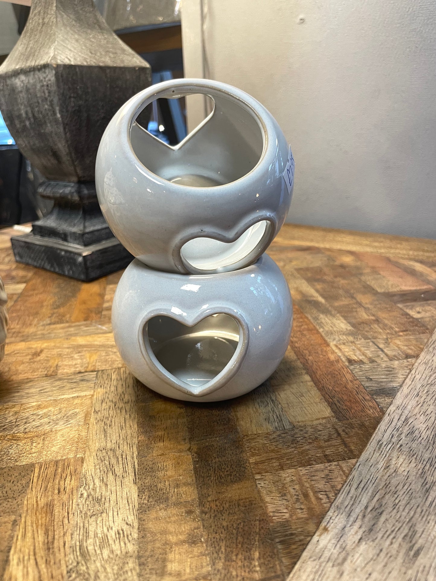 white Ceramic Heart Cut-Out Round Tealight Holder