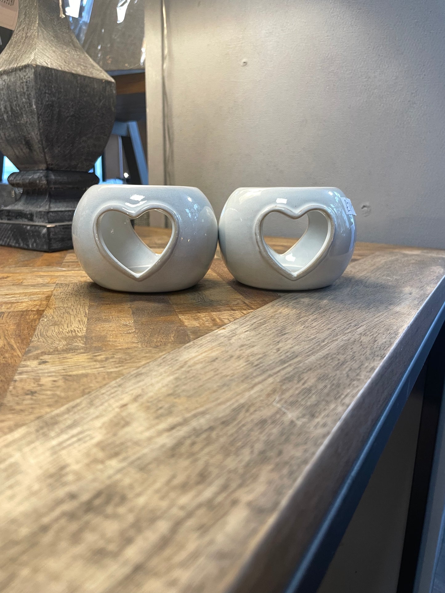 white Ceramic Heart Cut-Out Round Tealight Holder