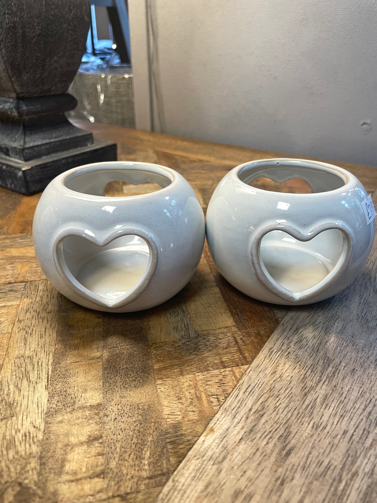 white Ceramic Heart Cut-Out Round Tealight Holder