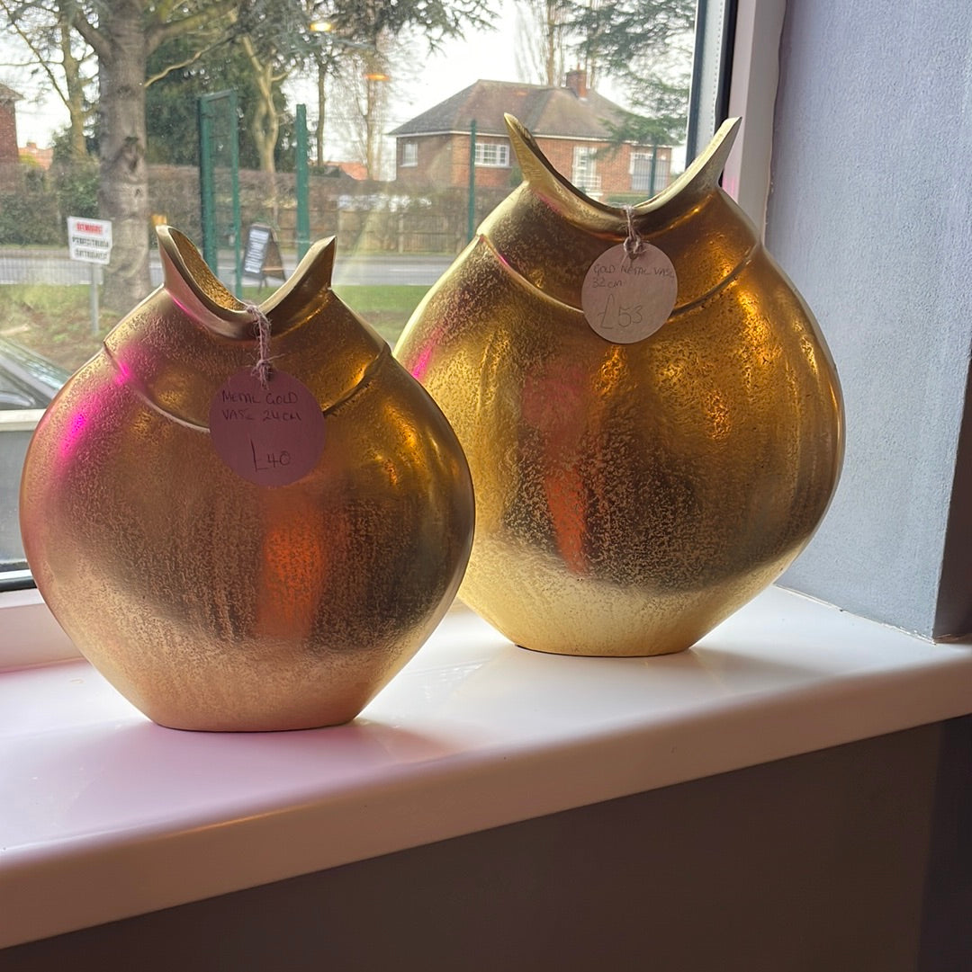 32cm Gold Metal Vase - Unique Home Pieces
