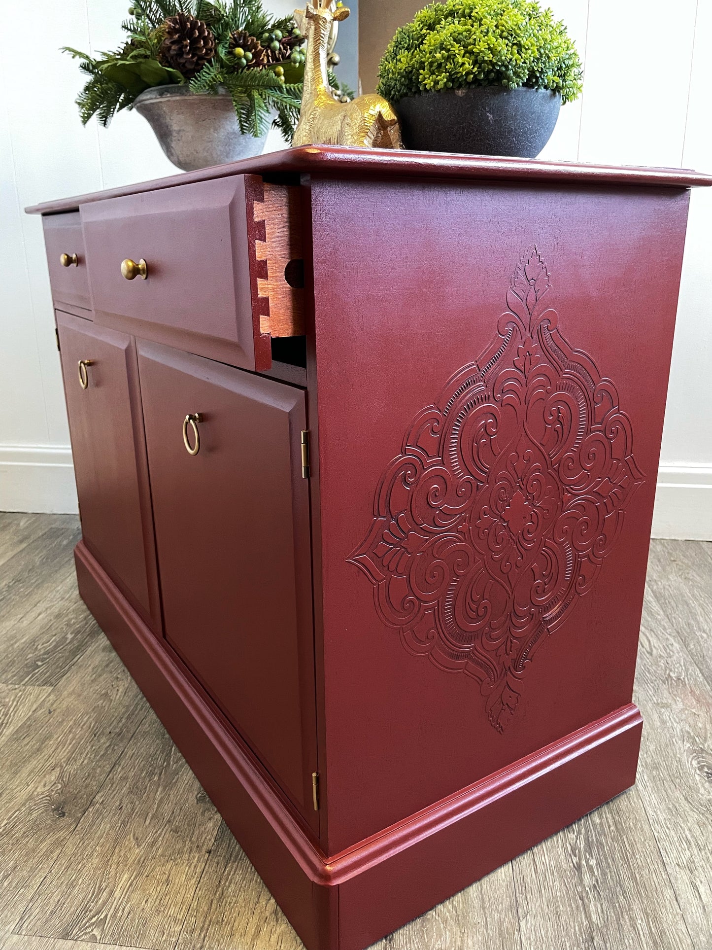 Stag Minstrel Red 2 Door 2 Drawer Sideboard/Cupboard