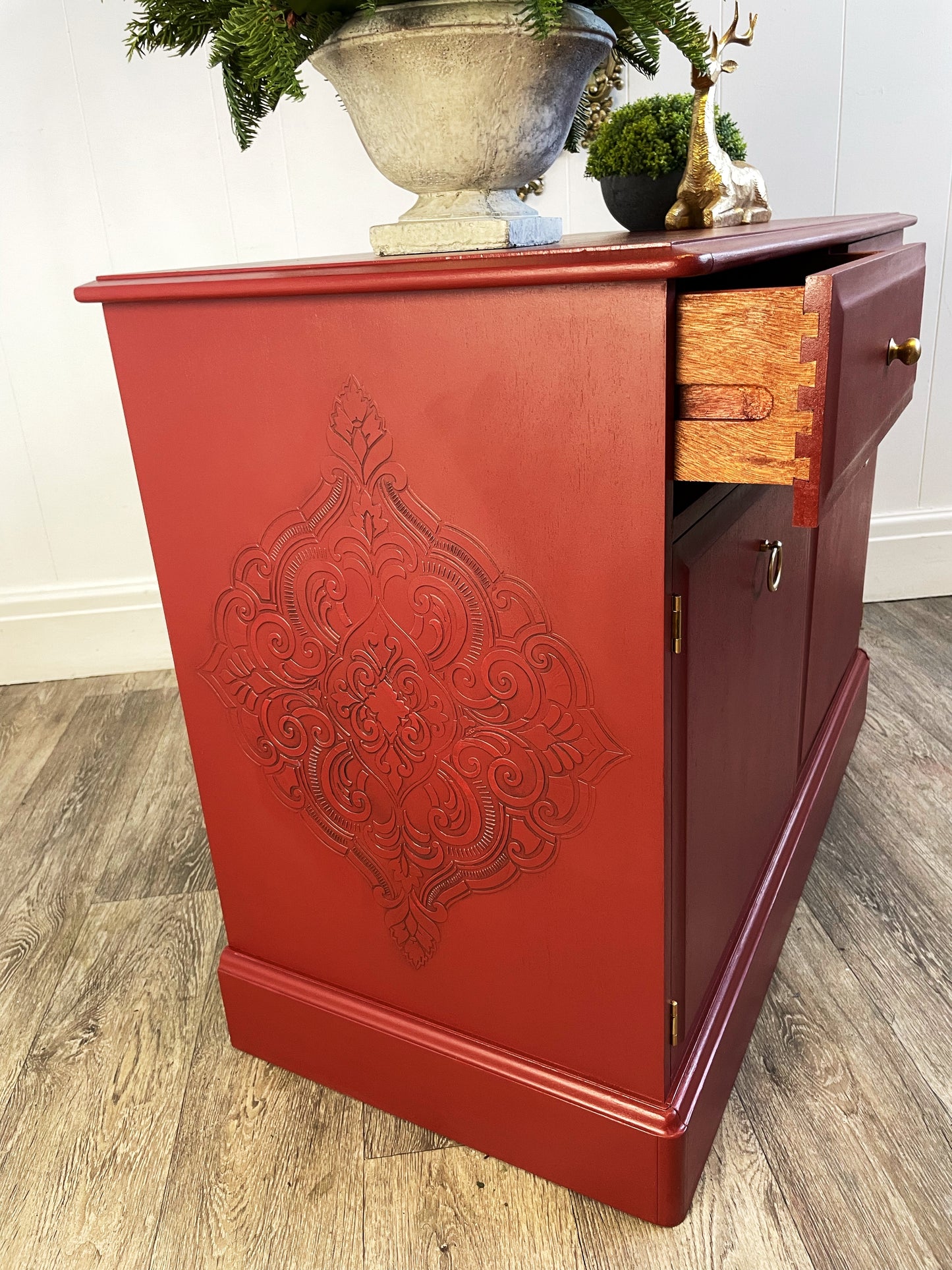 Stag Minstrel Red 2 Door 2 Drawer Sideboard/Cupboard